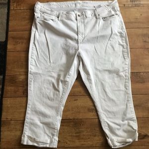 👖Levi’s Capri Shorts👖